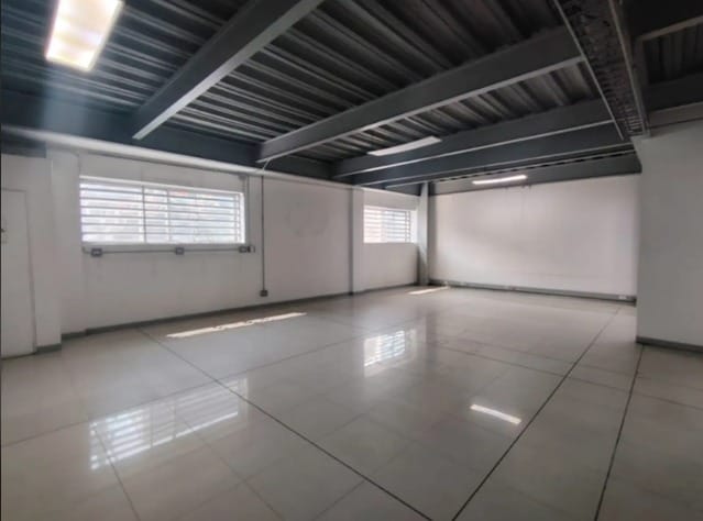 Bodega en arriendo en Suramérica, Itagüí, 2039 m² · foto 3 de 10