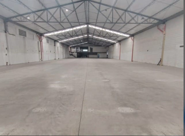Bodega en arriendo en Suramérica, Itagüí, 2039 m² · foto 4 de 10