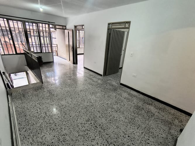 Apartamento de 5 alcobas en arriendo en Prados Del Sur, Cali, 90 m² · foto 4 de 24