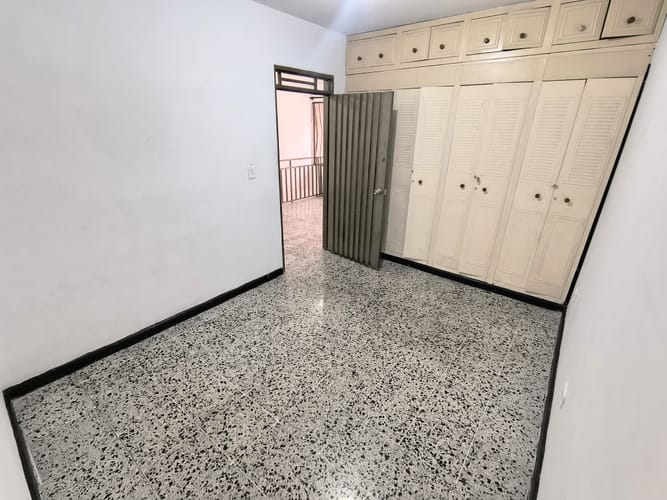 Apartamento de 5 alcobas en arriendo en Prados Del Sur, Cali, 90 m² · foto 12 de 24