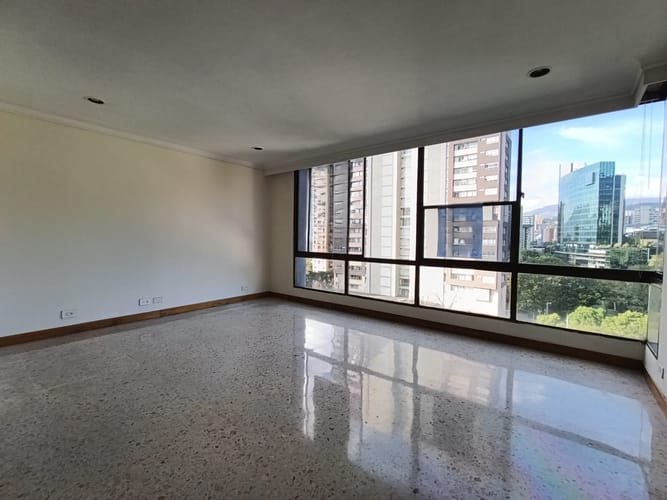 Apartamento de 3 alcobas en arriendo en El Poblado, Medellín, 156 m² · foto 4 de 18