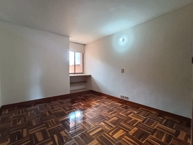 Apartamento de 3 alcobas en arriendo en El Poblado, Medellín, 156 m² · foto 5 de 18