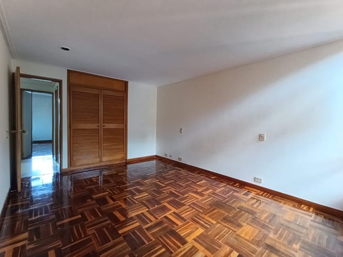 Apartamento de 3 alcobas en arriendo en El Poblado, Medellín, 156 m² · foto 7 de 18