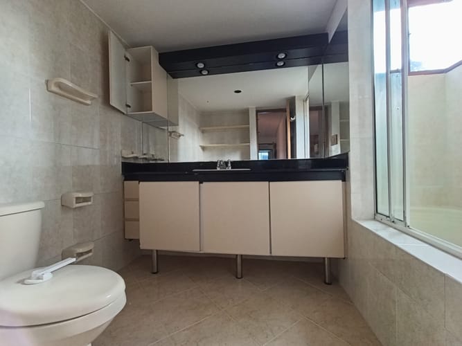 Apartamento de 3 alcobas en arriendo en El Poblado, Medellín, 156 m² · foto 9 de 18
