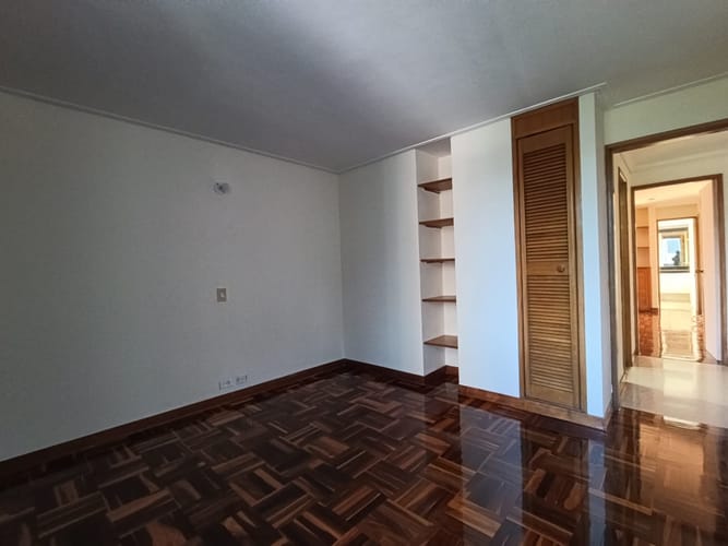Apartamento de 3 alcobas en arriendo en El Poblado, Medellín, 156 m² · foto 10 de 18