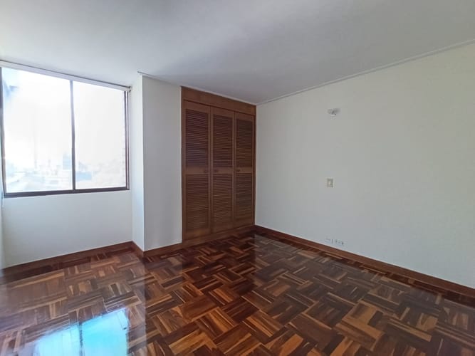 Apartamento de 3 alcobas en arriendo en El Poblado, Medellín, 156 m² · foto 11 de 18