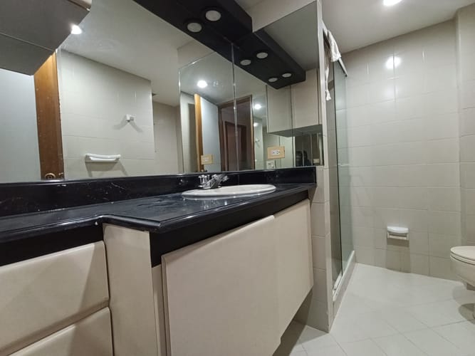 Apartamento de 3 alcobas en arriendo en El Poblado, Medellín, 156 m² · foto 12 de 18