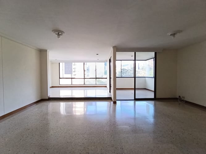 Apartamento de 3 alcobas en arriendo en El Poblado, Medellín, 156 m² · foto 14 de 18