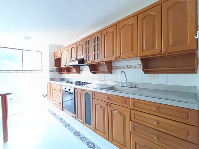 Apartamento de 3 alcobas en arriendo en El Poblado, Medellín, 156 m² · foto 15 de 18