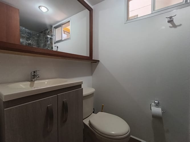 Apartamento de 3 alcobas en arriendo en El Poblado, Medellín, 85 m² · foto 4 de 17