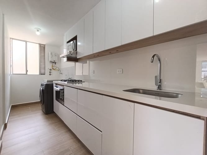 Apartamento de 3 alcobas en arriendo en El Poblado, Medellín, 85 m² · foto 13 de 17