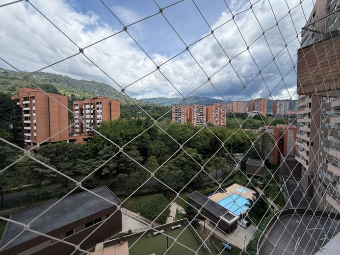 Apartamento de 3 alcobas en arriendo en Cumbres, Envigado, 91 m² · foto 13 de 20