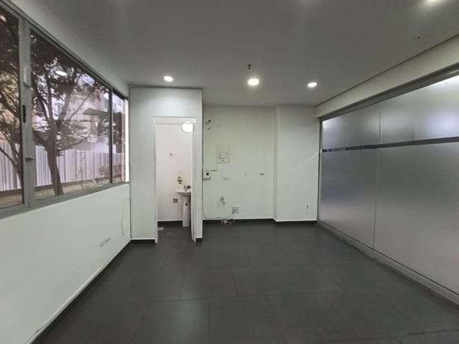 Local en arriendo en San Diego, Medellín, 34 m² · foto 9 de 12