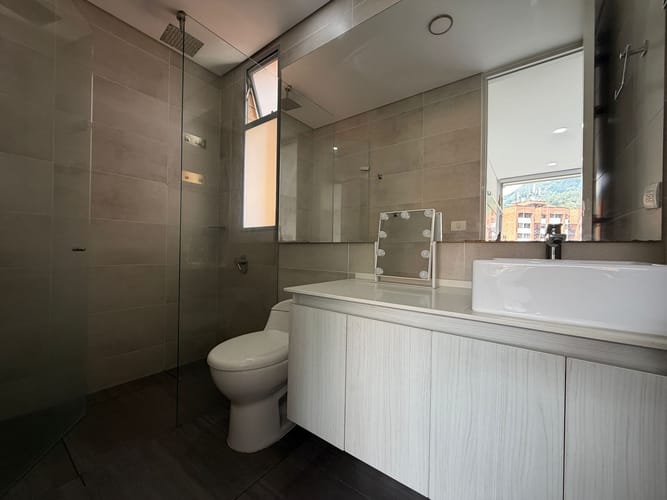 Apartamento de 3 alcobas en arriendo en Cumbres, Envigado, 91 m² · foto 15 de 20