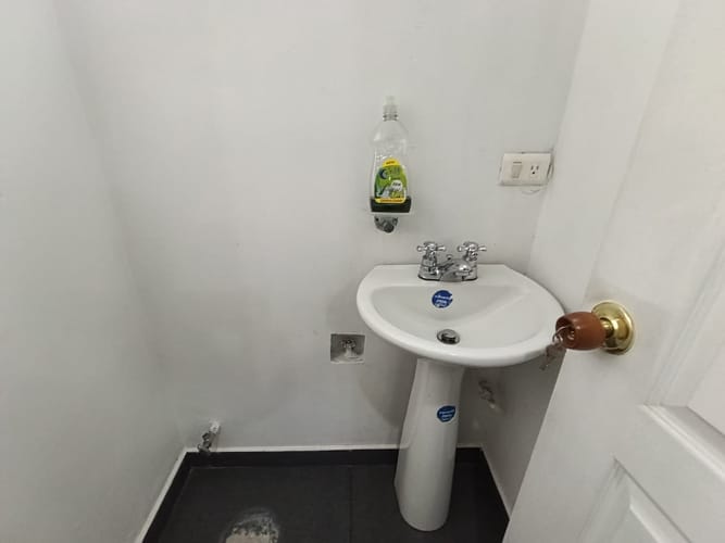 Local en arriendo en San Diego, Medellín, 34 m² · foto 10 de 12