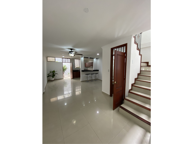 Casa de 5 alcobas en venta en El Ingenio, Cali, 221 m² · foto 4 de 24