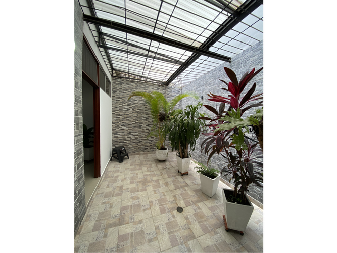 Casa de 5 alcobas en venta en El Ingenio, Cali, 221 m² · foto 5 de 24