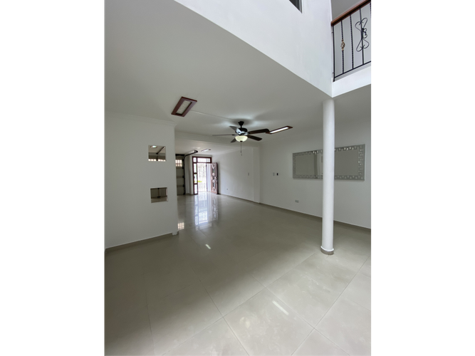 Casa de 5 alcobas en venta en El Ingenio, Cali, 221 m² · foto 6 de 24
