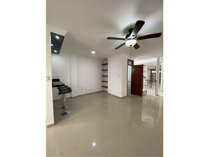 Casa de 5 alcobas en venta en El Ingenio, Cali, 221 m² · foto 9 de 24