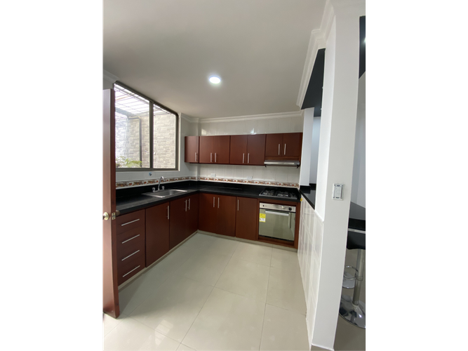 Casa de 5 alcobas en venta en El Ingenio, Cali, 221 m² · foto 10 de 24