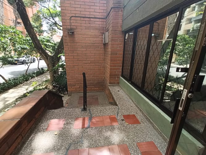 Local en arriendo en Laureles, Medellín, 37 m² · foto 3 de 14