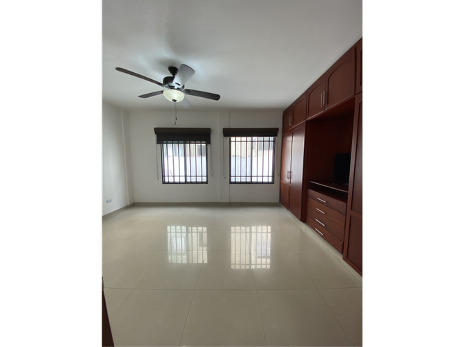 Casa de 5 alcobas en venta en El Ingenio, Cali, 221 m² · foto 14 de 24