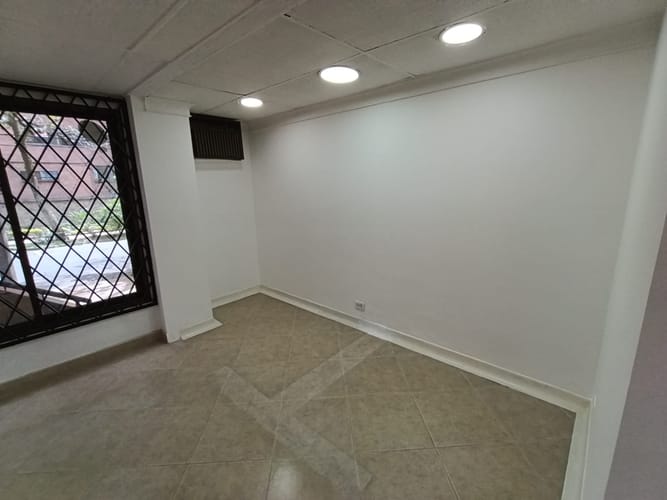 Local en arriendo en Laureles, Medellín, 37 m² · foto 7 de 14