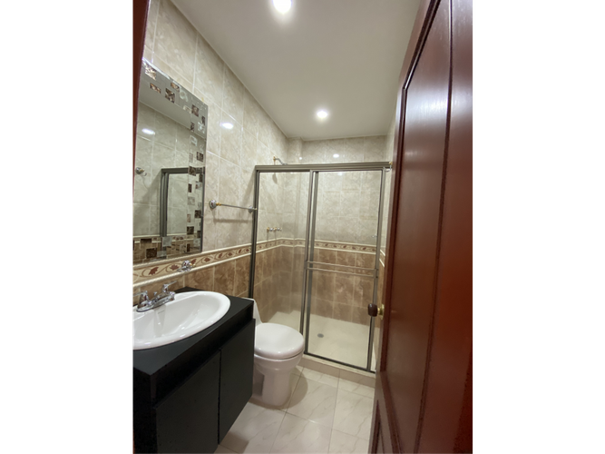 Casa de 5 alcobas en venta en El Ingenio, Cali, 221 m² · foto 18 de 24