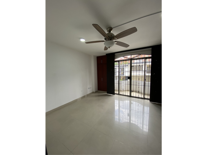 Casa de 5 alcobas en venta en El Ingenio, Cali, 221 m² · foto 19 de 24