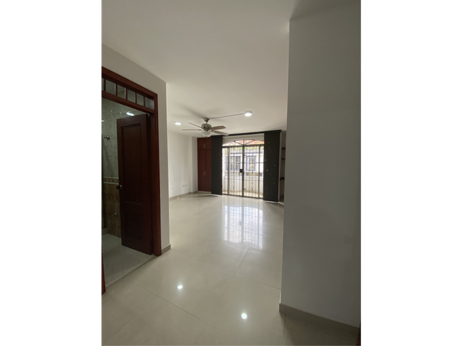 Casa de 5 alcobas en venta en El Ingenio, Cali, 221 m² · foto 21 de 24