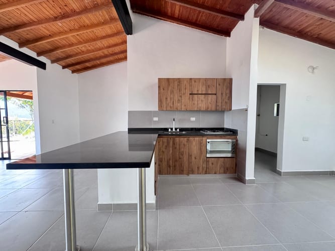 Casa de 4 alcobas en arriendo en Camino Verde, Envigado, 220 m² · foto 3 de 20