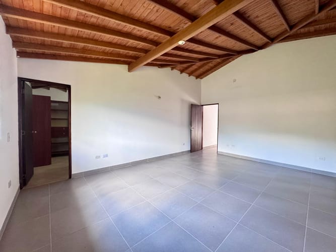 Casa de 4 alcobas en arriendo en Camino Verde, Envigado, 220 m² · foto 15 de 20