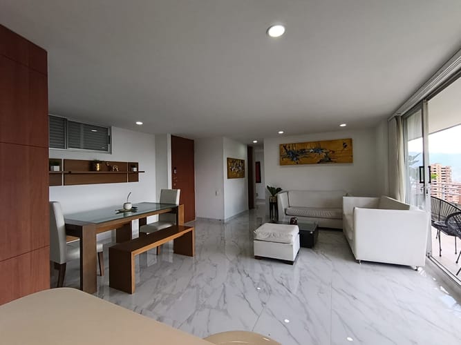 Apartamento de 2 alcobas en arriendo en El Poblado, Medellín, 117 m² · foto 5 de 15