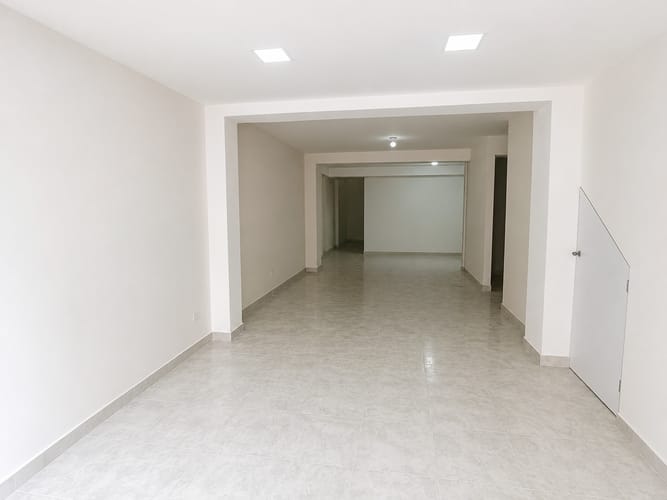 Local en arriendo en Los Naranjos, Envigado, 88 m² · foto 2 de 9