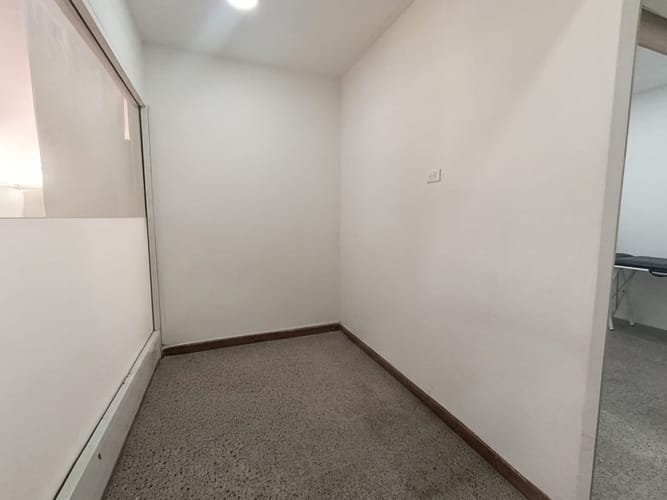 Local en arriendo en Belén, Medellín, 30 m² · foto 2 de 7