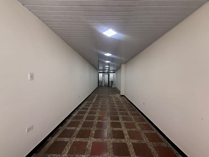 Local en arriendo en Bombona No.1, Medellín, 60 m² · foto 2 de 13