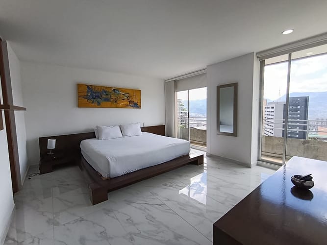 Apartamento de 2 alcobas en arriendo en El Poblado, Medellín, 117 m² · foto 13 de 15