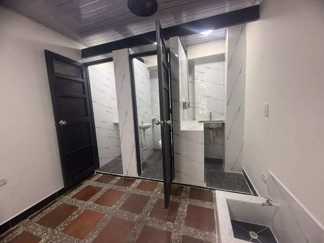 Local en arriendo en Bombona No.1, Medellín, 60 m² · foto 10 de 13