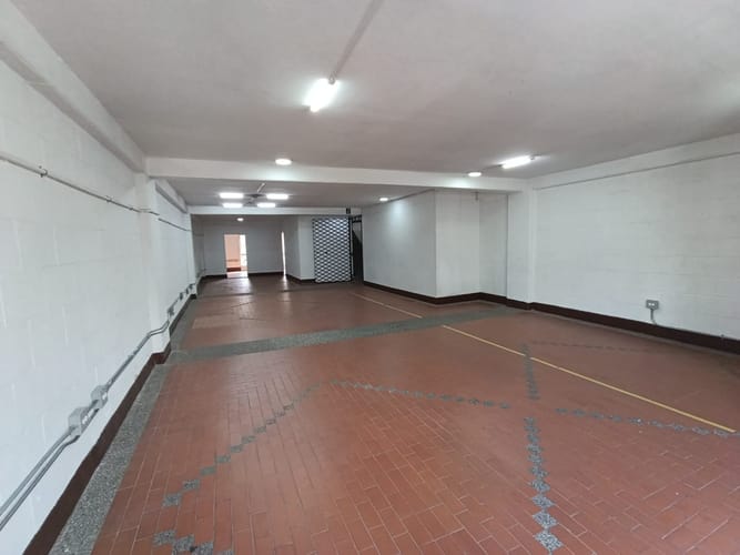 Bodega en arriendo en Cristo Rey, Medellín, 160 m² · foto 4 de 12