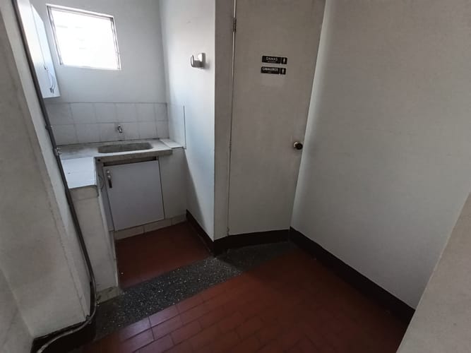 Bodega en arriendo en Cristo Rey, Medellín, 160 m² · foto 7 de 12