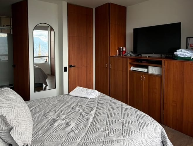 Apartamento de 3 alcobas en arriendo en El Poblado, Medellín, 177 m² · foto 10 de 17