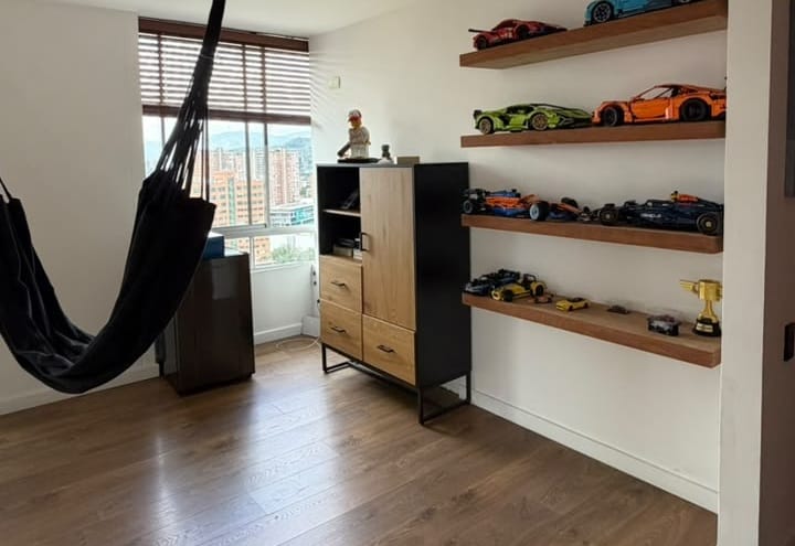 Apartamento de 3 alcobas en arriendo en El Poblado, Medellín, 177 m² · foto 13 de 17