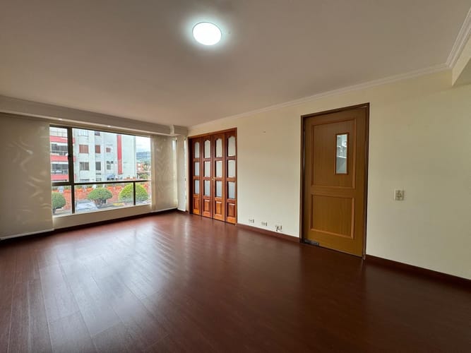 Apartamento de 3 alcobas en arriendo en San Bernardo, Bogotá, 75 m² · foto 2 de 20