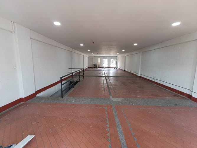 Bodega en arriendo en Cristo Rey, Medellín, 160 m² · foto 2 de 11