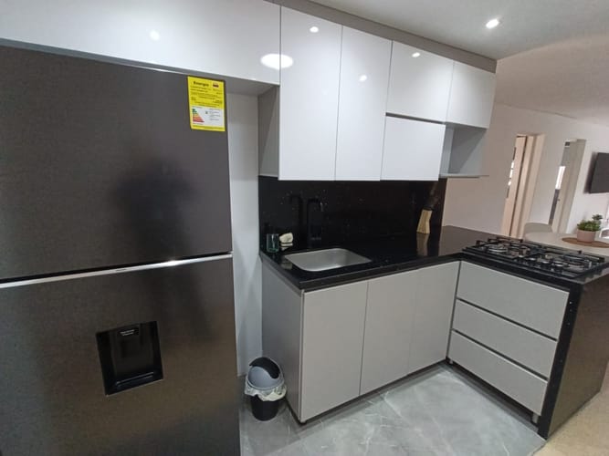 Apartamento de 4 alcobas en arriendo en Laureles, Medellín, 130 m² · foto 3 de 18
