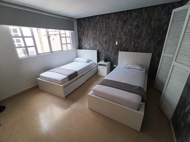Apartamento de 4 alcobas en arriendo en Laureles, Medellín, 130 m² · foto 6 de 18