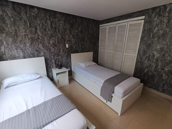 Apartamento de 4 alcobas en arriendo en Laureles, Medellín, 130 m² · foto 9 de 18