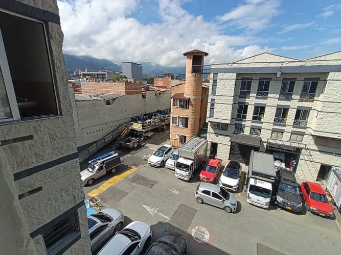Bodega en arriendo en Cristo Rey, Medellín, 160 m² · foto 9 de 11