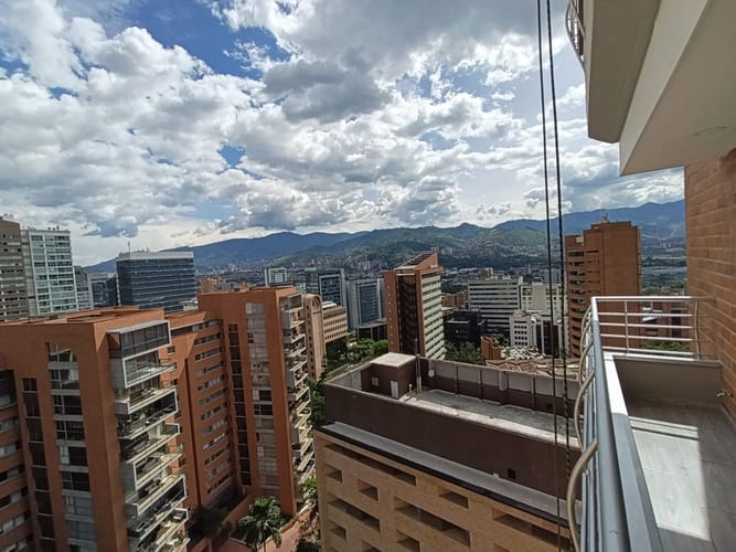 Apartamento de 3 alcobas en arriendo en Las Lomas, Medellín, 138 m² · foto 9 de 20