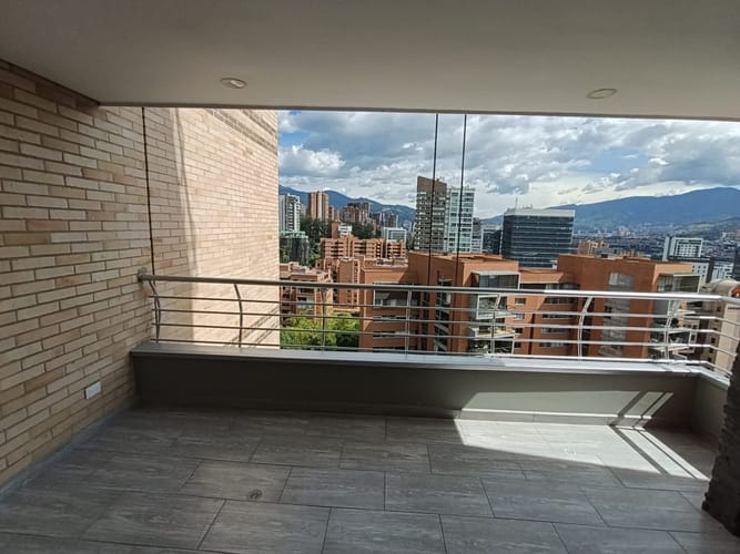 Apartamento de 3 alcobas en arriendo en Las Lomas, Medellín, 138 m² · foto 10 de 20
